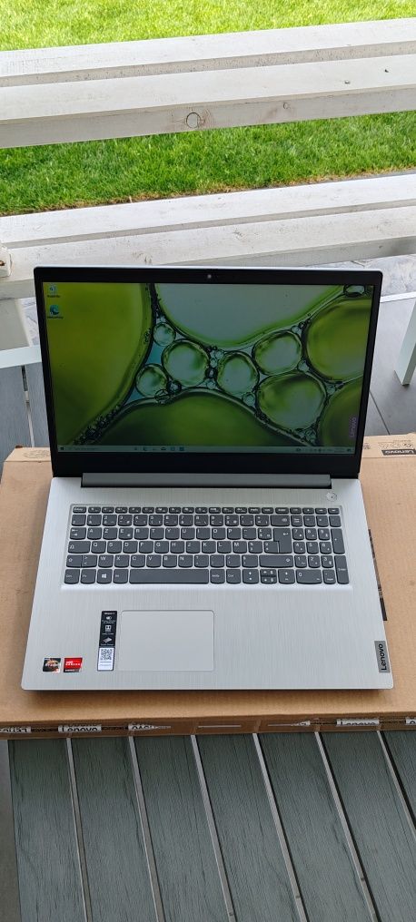 Laptop Lenovo nou 8gb RAM Ryzen 5 hard 512 SSD display 17