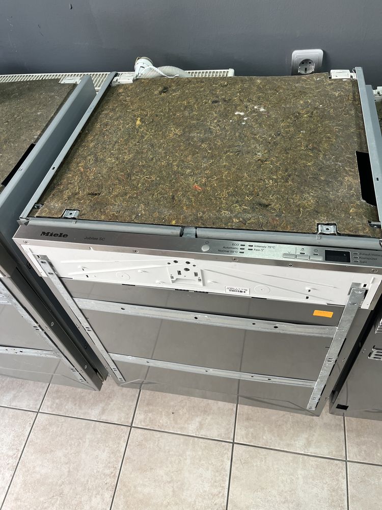 Miele G4995 Vi XXL Инвертор съдомиялна за пълно вграждане/24 мес гар