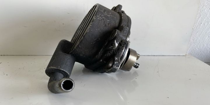 Pompa vacuum A61123065 Mercedes-Benz C-Class W203/S203/CL203 seria