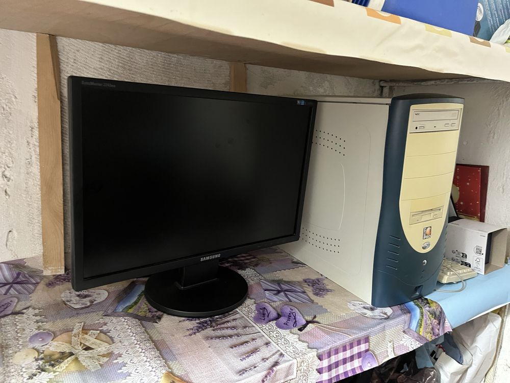 Calculator si monitor