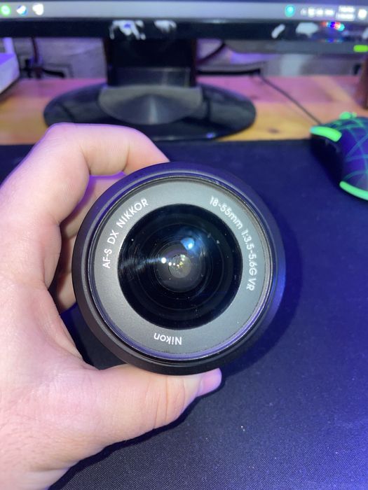 Nikon D5000 + Nikon AF Nikkor 50mm 1.8 D + Nikon 18-55mm 3.5-5.6 G