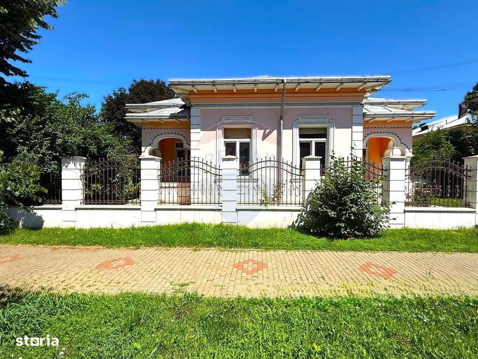 Casa interbelica de vanzare - probabil cea mai frumoasa din Roman