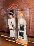 Papuși lucrate manual in costume traditionale romanesti