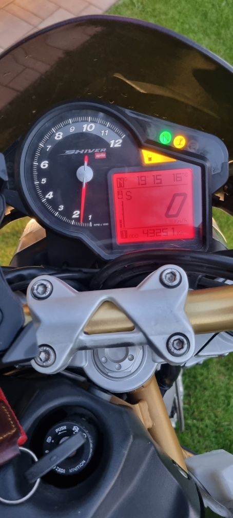 Vând Aprilia Shyver 750