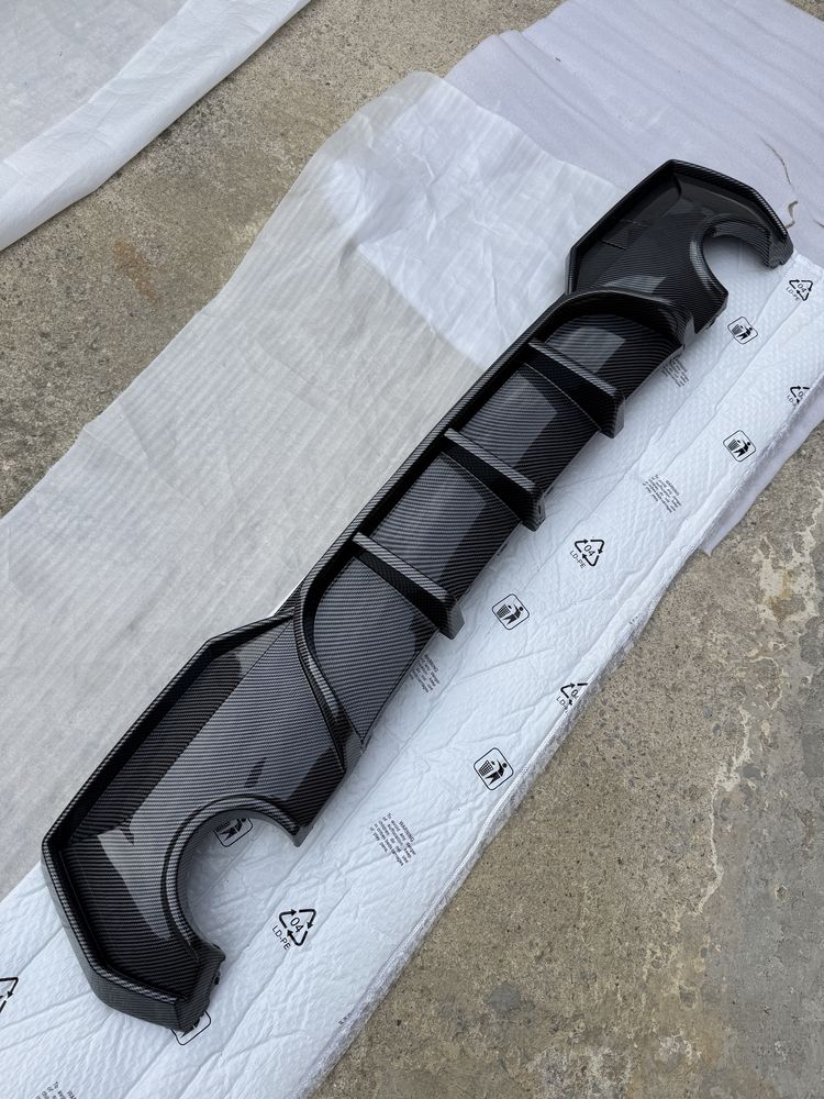 Дифузьор заден  BMW 4  G22 G23 G26 M sport 2019 2024 carbon look