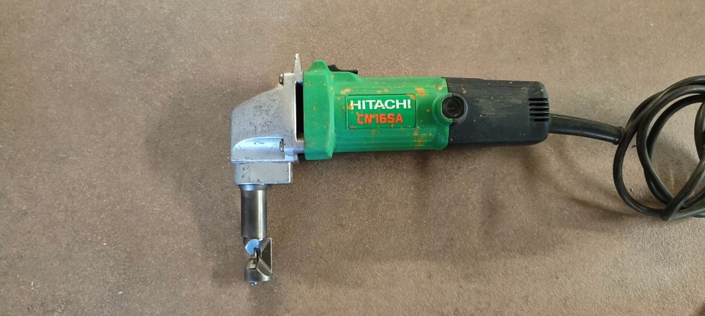 Нагер за рязане на ламарина Hitachi CN 16 SA