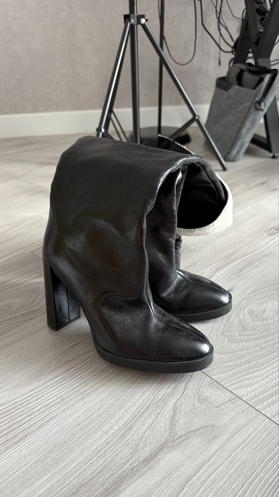 Продаи ботфорты ZARA