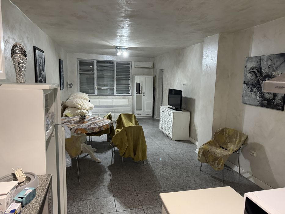 Двустаен апартамен под наем в к.к.”Слънчев бряг”