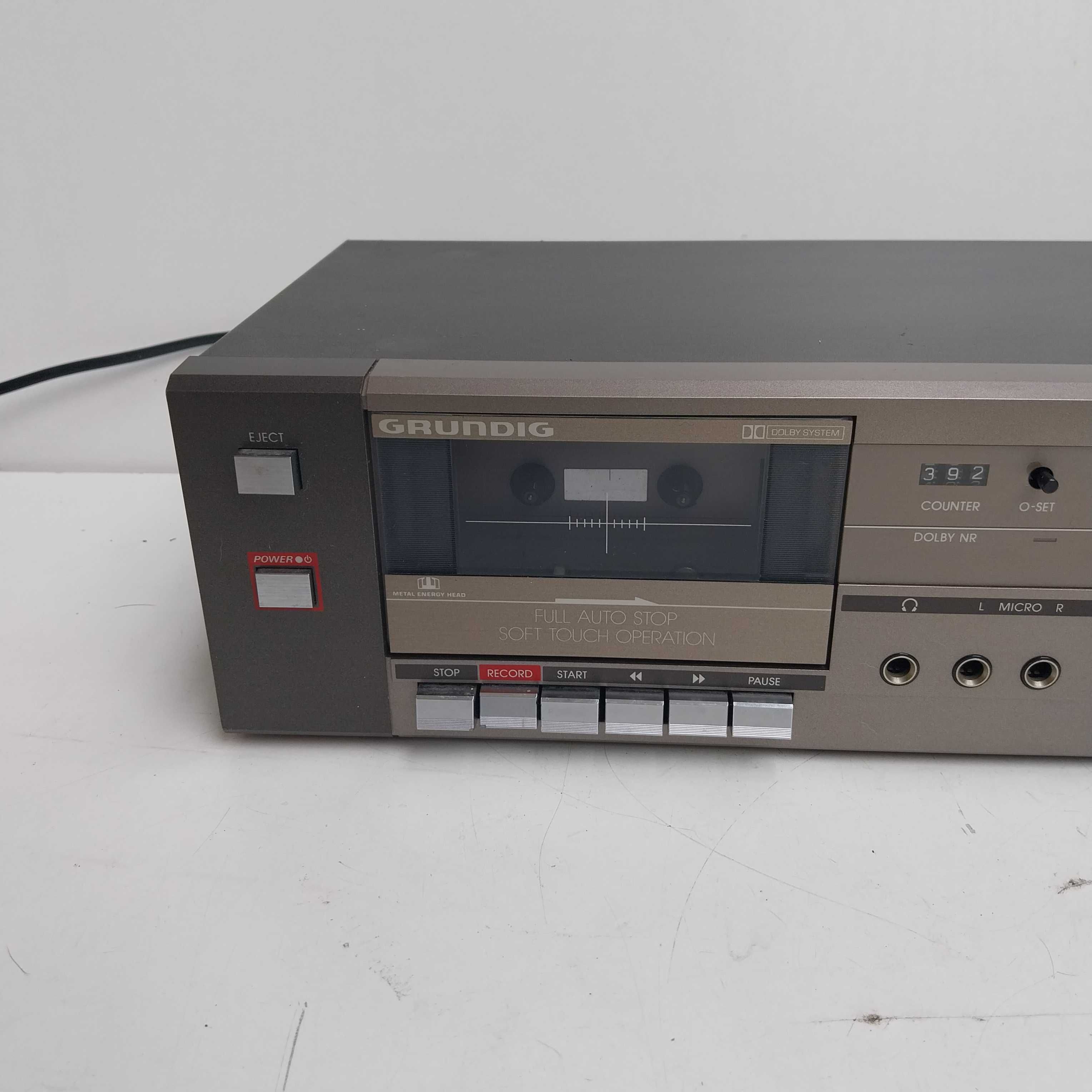 НАЙ ДОБРАТА ОФЕРТА Касетен дек Grundig CF-1700