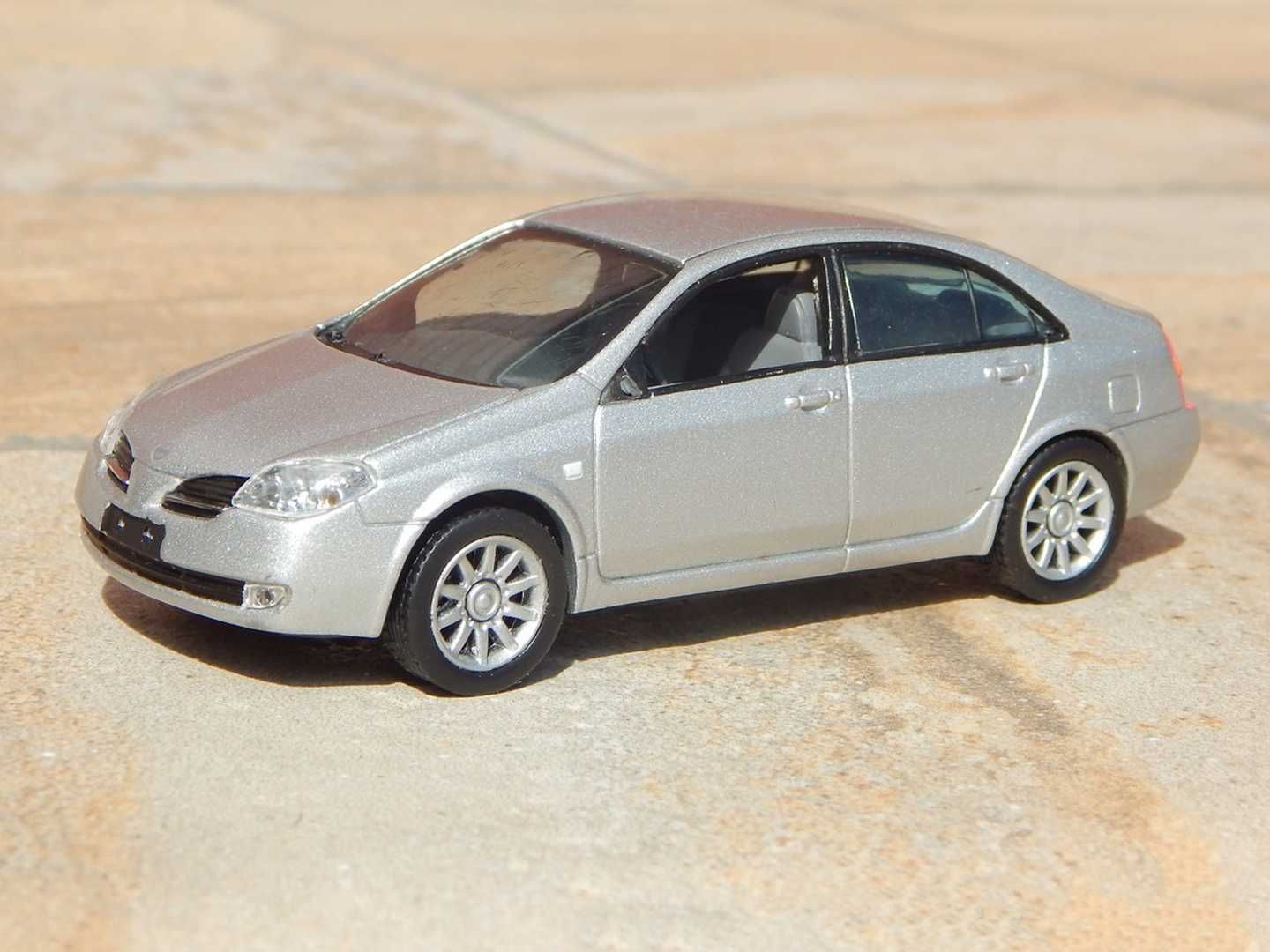 Macheta Nissan Primera III (P12) 2002 1:43 cu lipsuri uzat