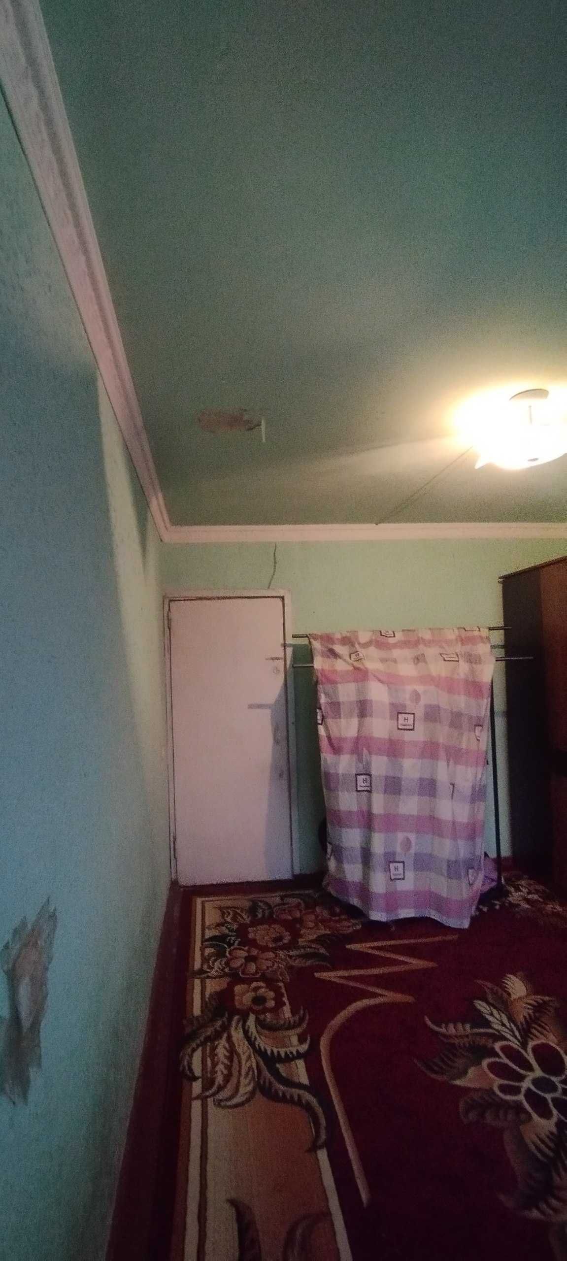 Продаётся квартира 2 комн.  4  этажом Сагдиана 28 дом
