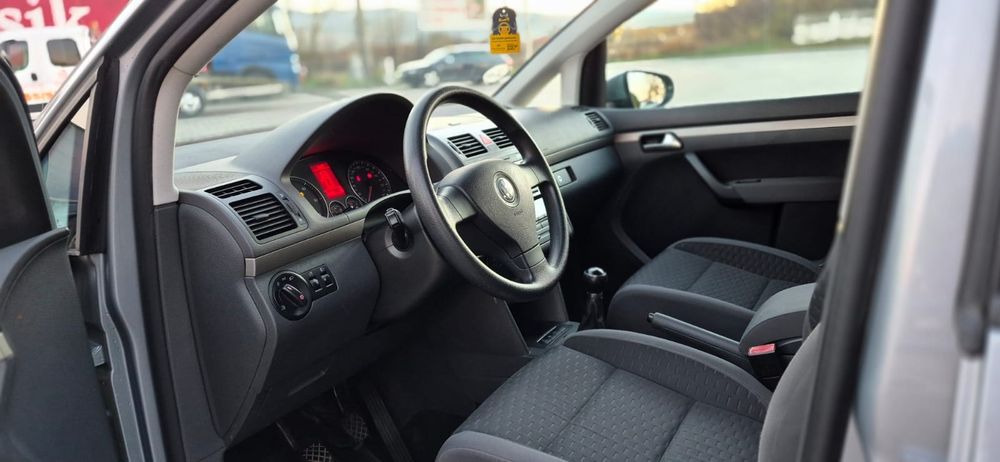 Vw touran 1.9 tdi  7 locuri