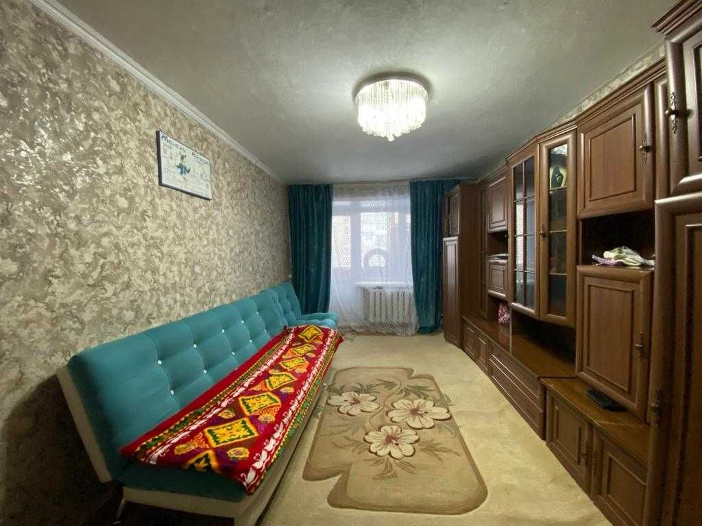 S  Продам 2-х ком на 4 мкр 3/5 этаж