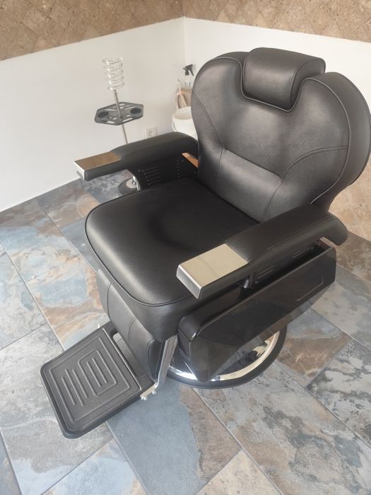 Scaun Frizerie impecabil.