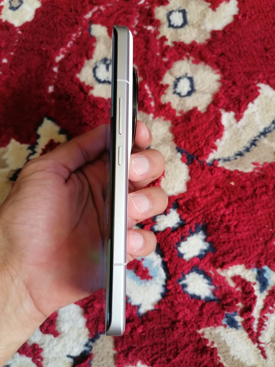 Xiaomi Mi 13 ultra sotiladi.
