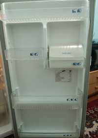Холодильник SAMSUNG, в хорошем состоянии