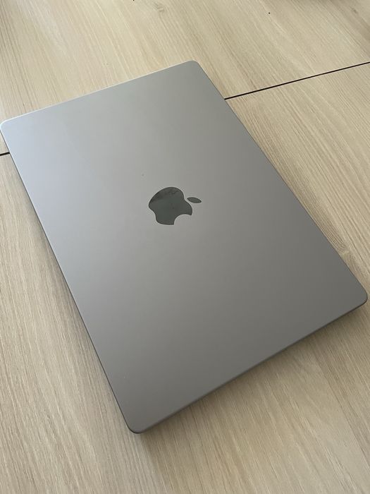 MacBook Pro 14" (M2, 2023) – отлично състояние
