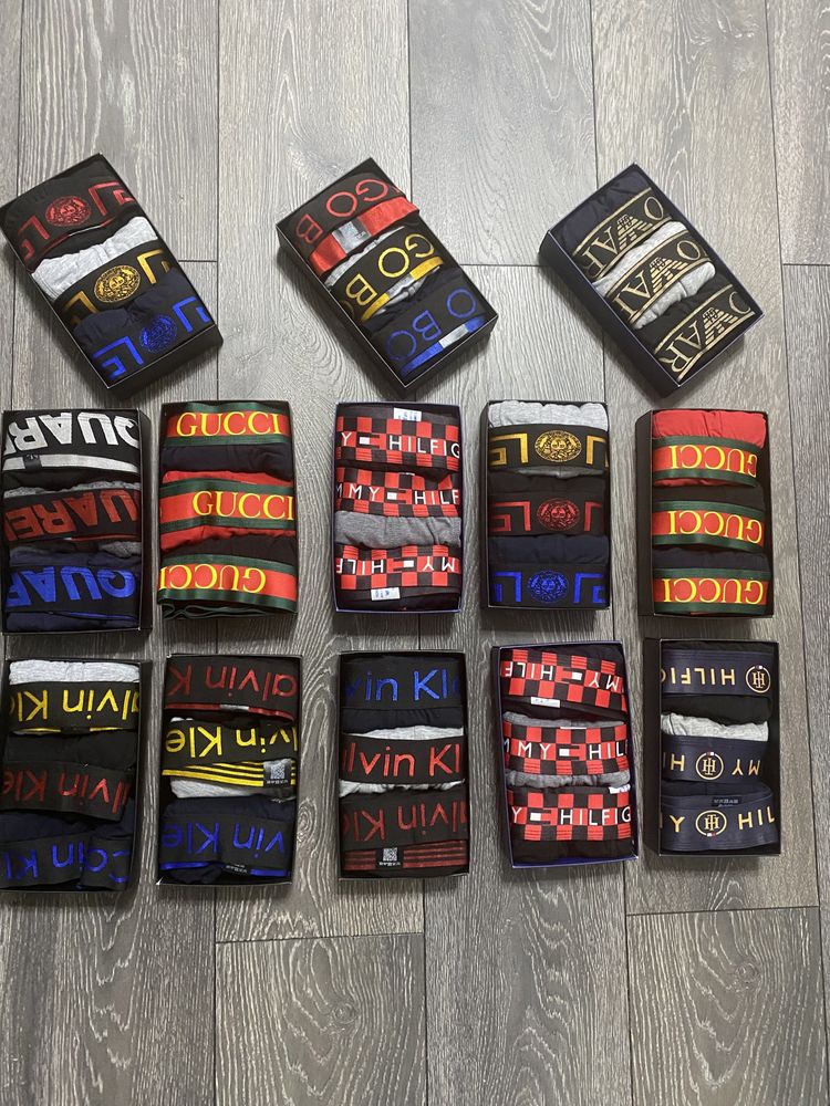 Boxeri tommy calvin hugo armani versace 85 lei 3 la set