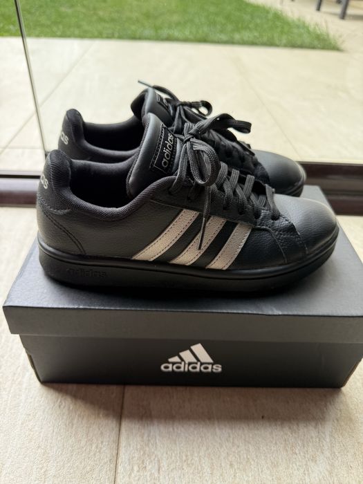 Adidasi Adidas negri
