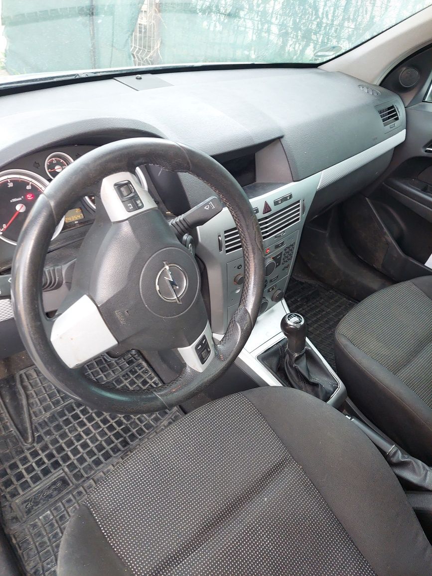 Opel astra h wagon unic propietar si Toyota corola verso