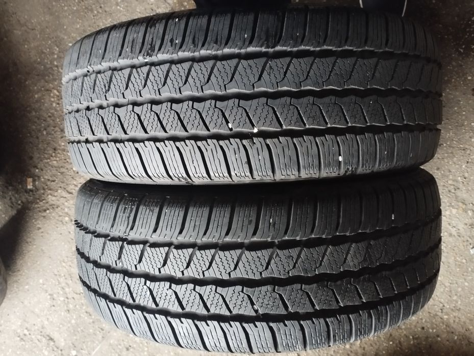 2 buc 215 65 16C Continental iarnă impecabile