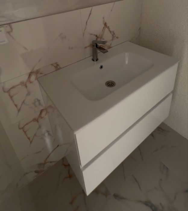 Dulap baie cu lavoar si baterie