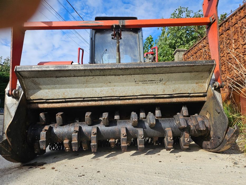 Defrisare terenuri cu freza forestiera