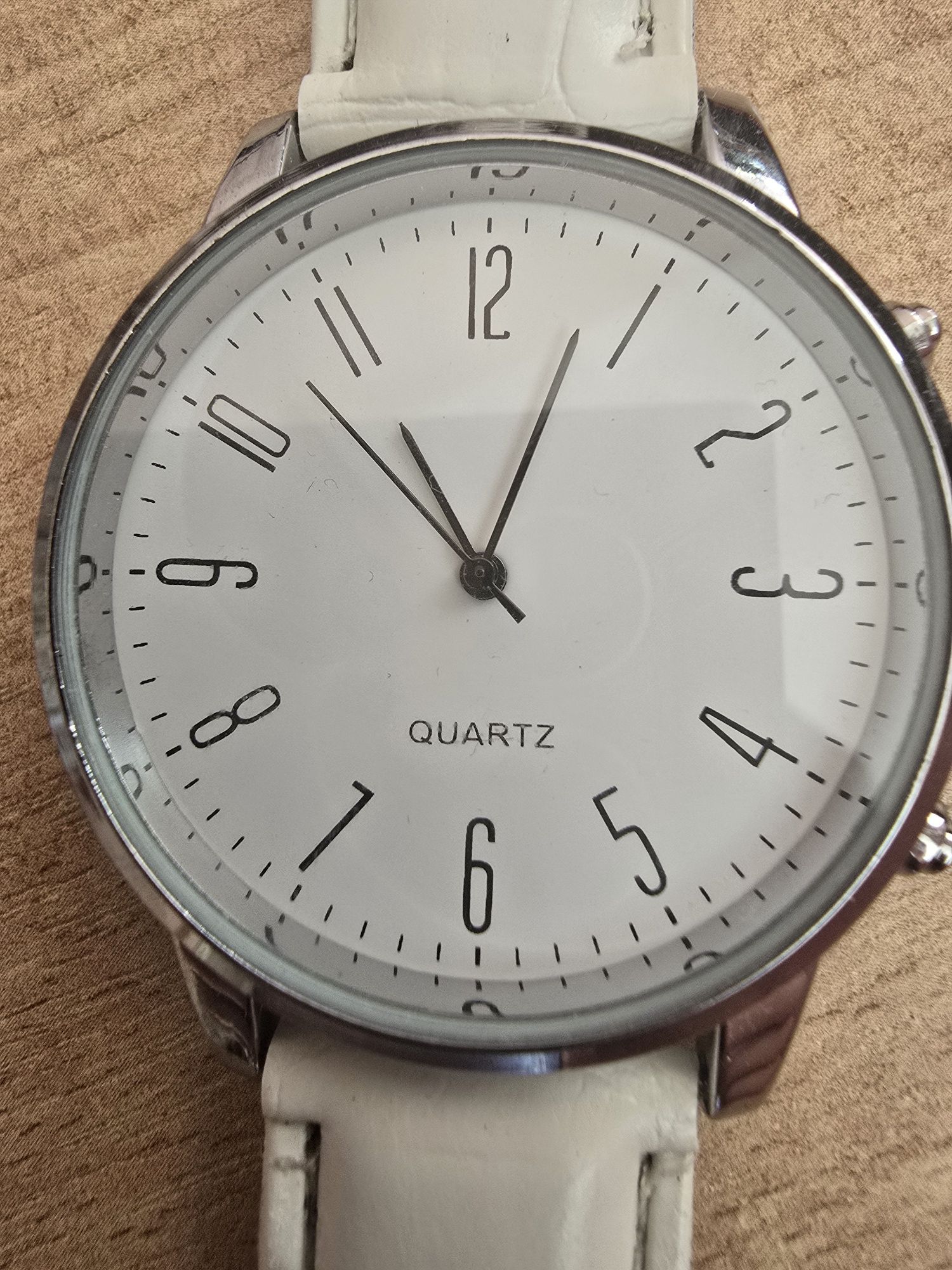 Ръчен часовник QUARTZ