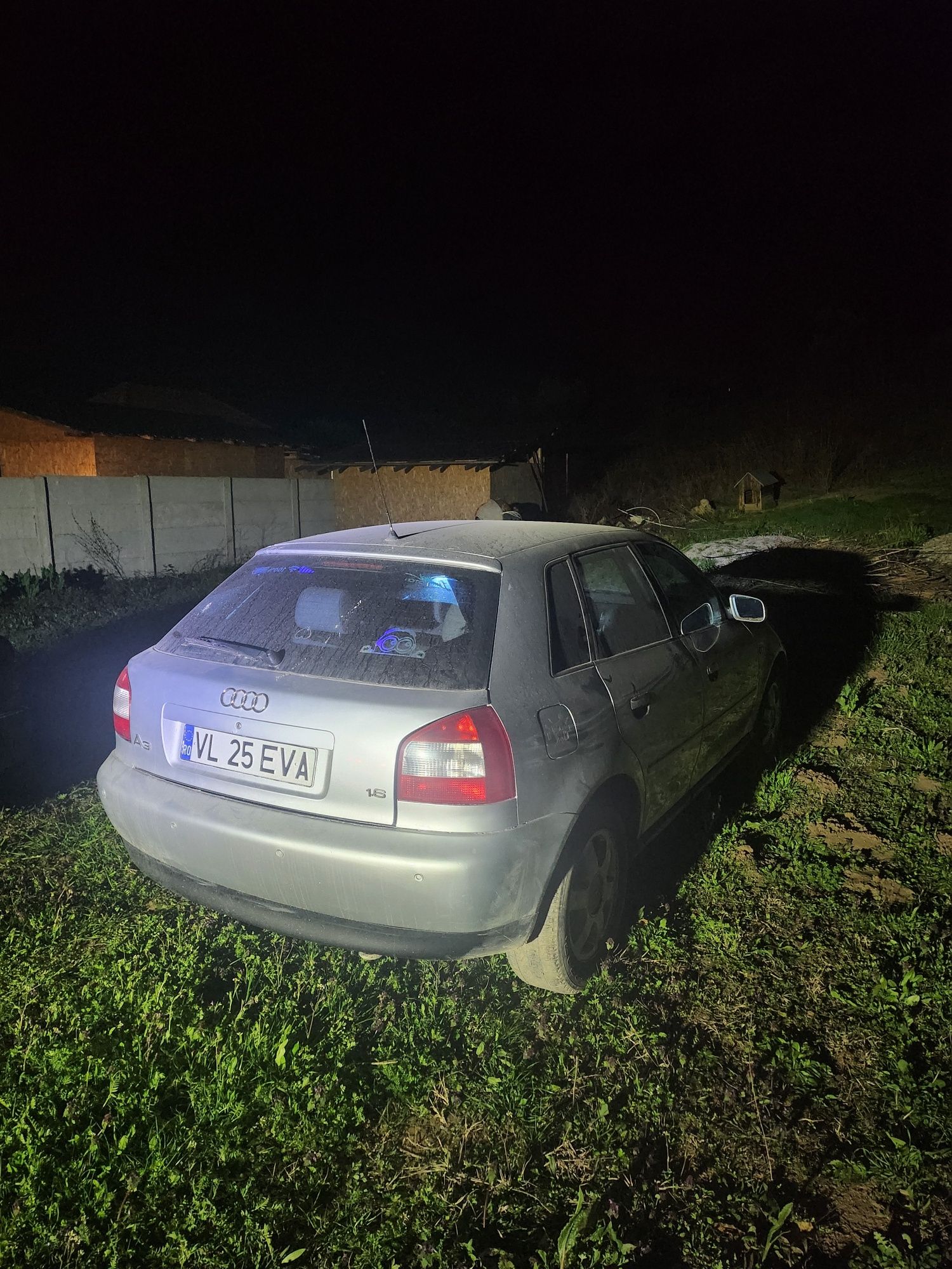 Dezmembrez Audi A3 8l 1.6 în 4 uși.