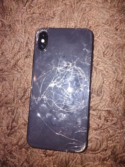 Vând iph x display nou nu se mai aprinde,și un iph 8+ softat,500lei!!!
