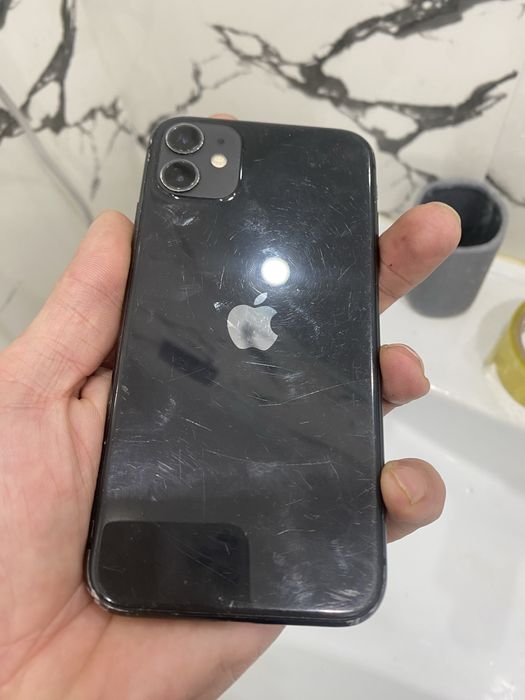 Продам айфон 11