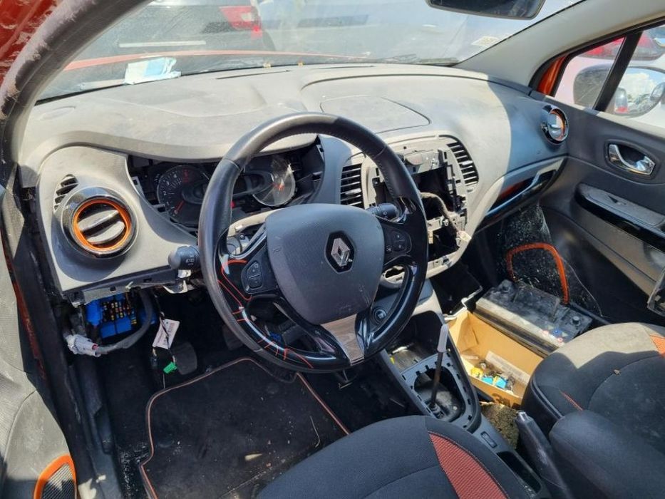 Dezmembrez Renault Captur 2014 1.5dci Euro 5