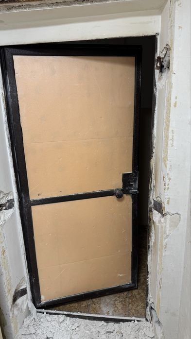 Дверь входная железная