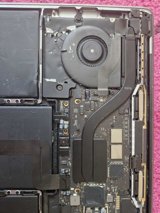 Ecran Macbook pro a2338