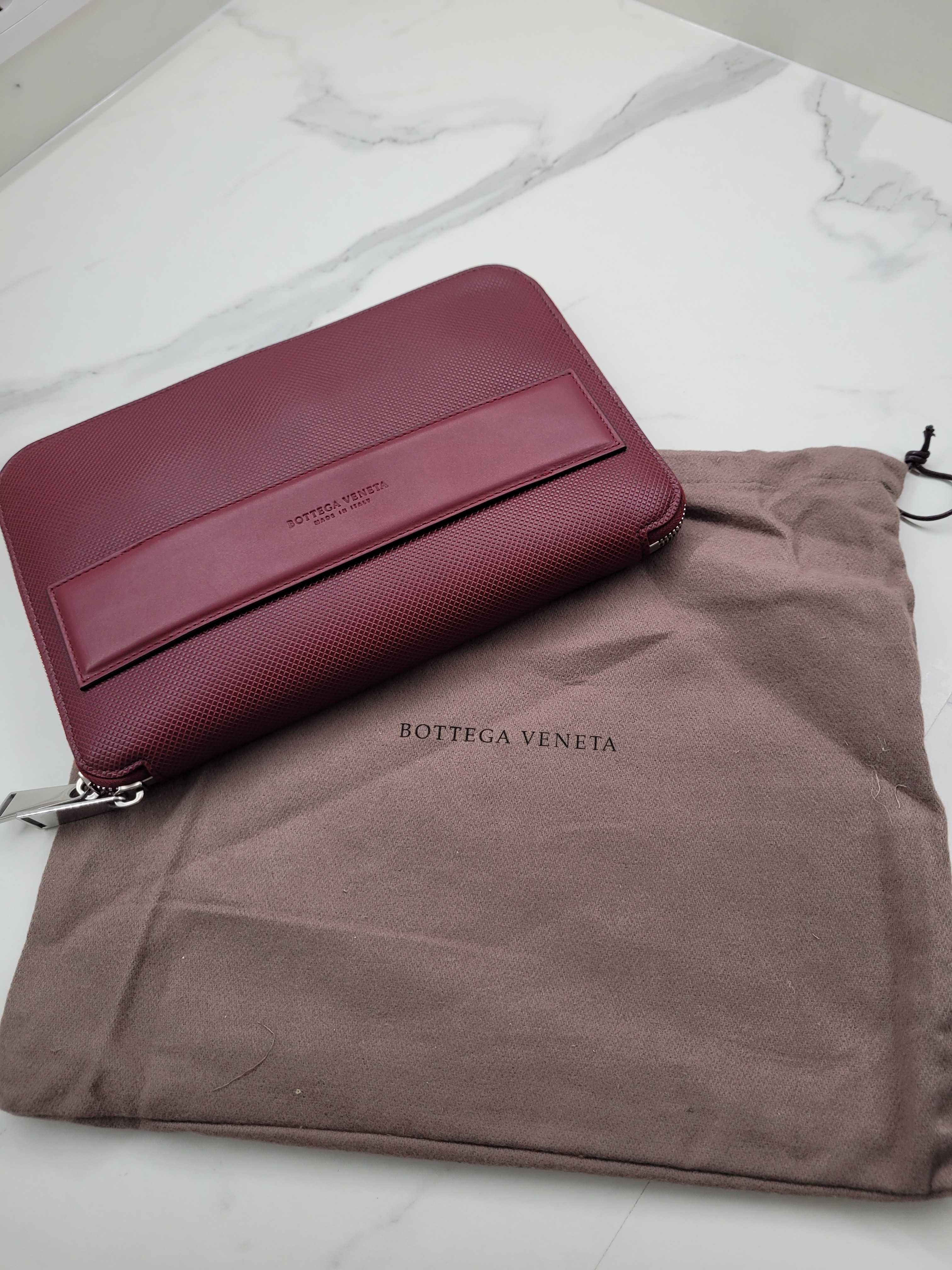 Clutch Bottega Veneta pt Barbati Nou