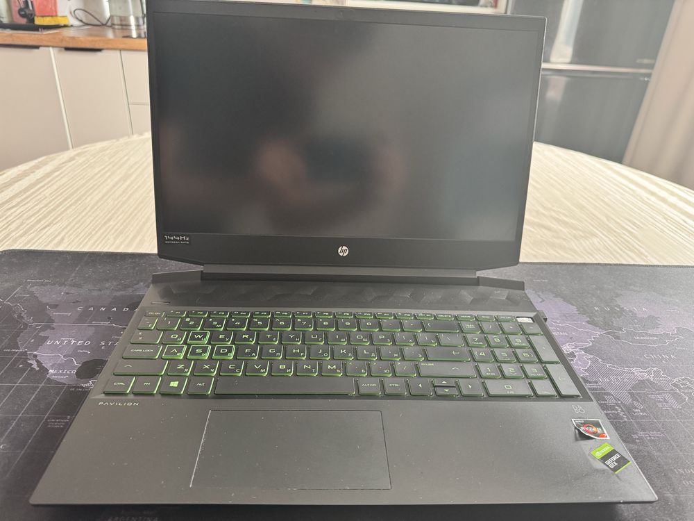 Hp pavilion gaming 15 + клавиатура , коврик и охлаждающая подставка