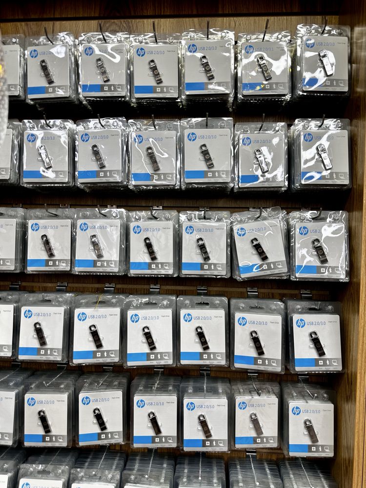 Флешка fleshka hp usb 2.0 sfat zor 5 yil garantya bor bu boshqacha zor