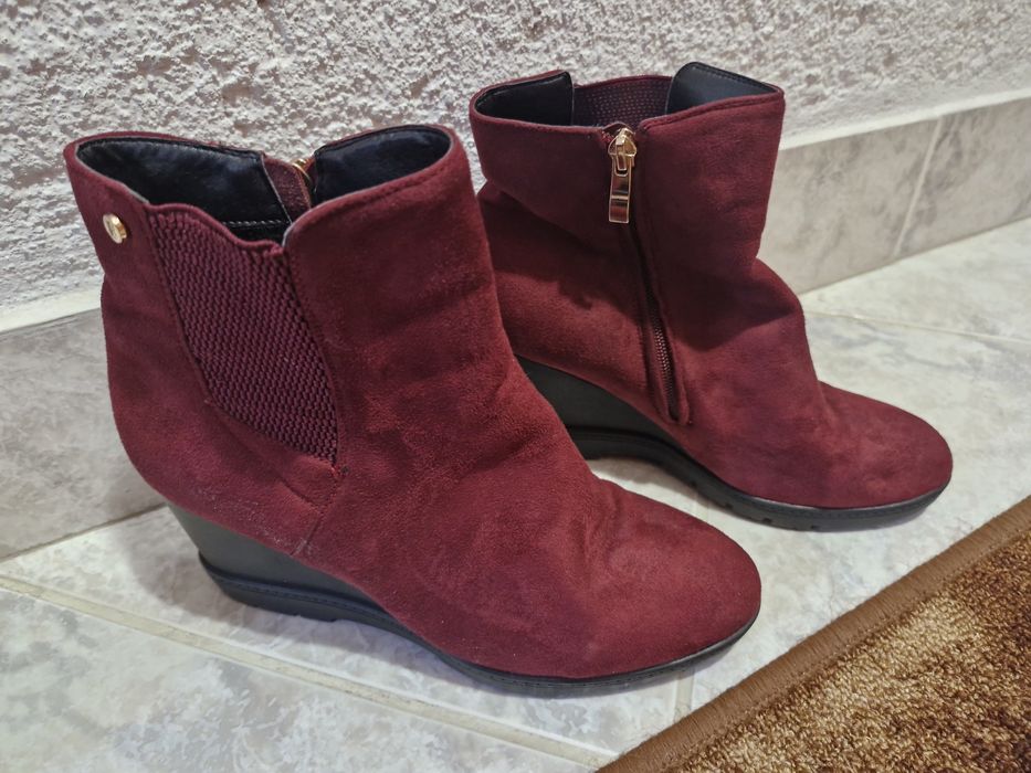 Дамски боти на Tendez, във винено червен цвят, номер 38