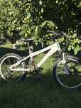 Bicicletă copii 5-10 ani,cu mici zgârieturi