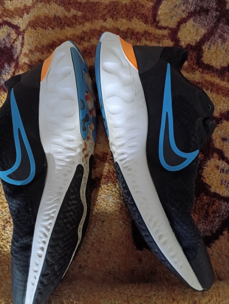 Продавам маратонки, Adidas renew run 2