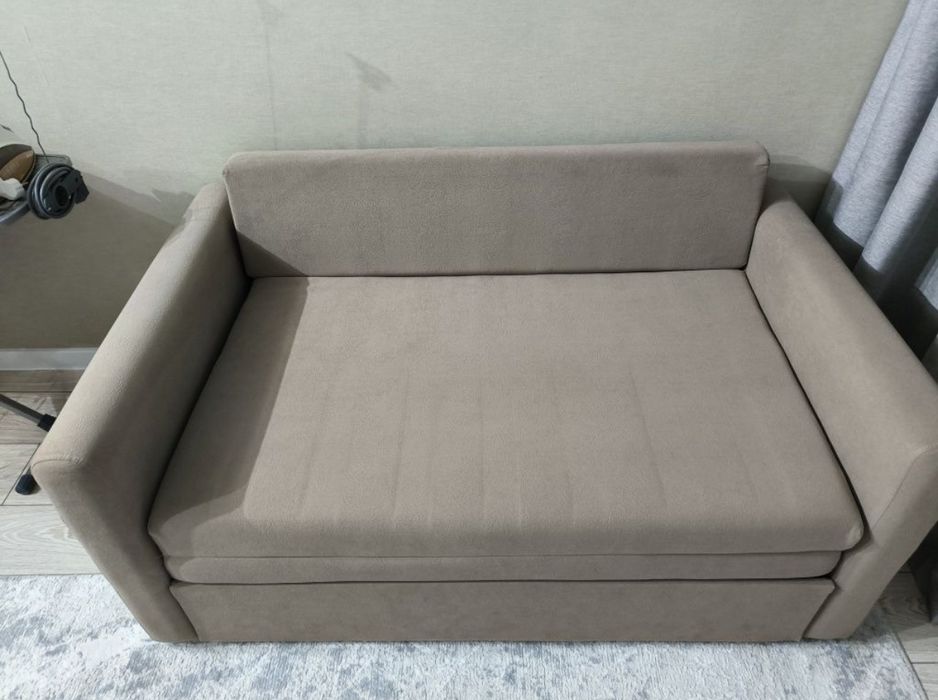 Продаю хороший диван