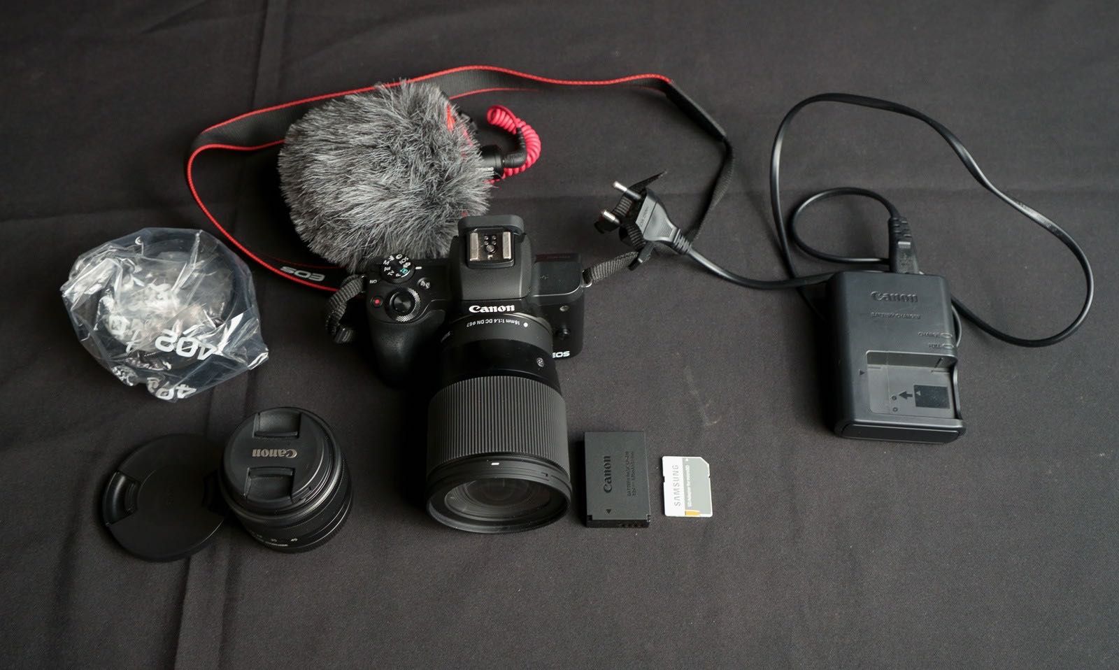 Canon m50 + obiectiv kit + accesorii