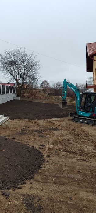 Miniexcavator de inchiriat 4.2t pt săpături demolări terasari terenuri