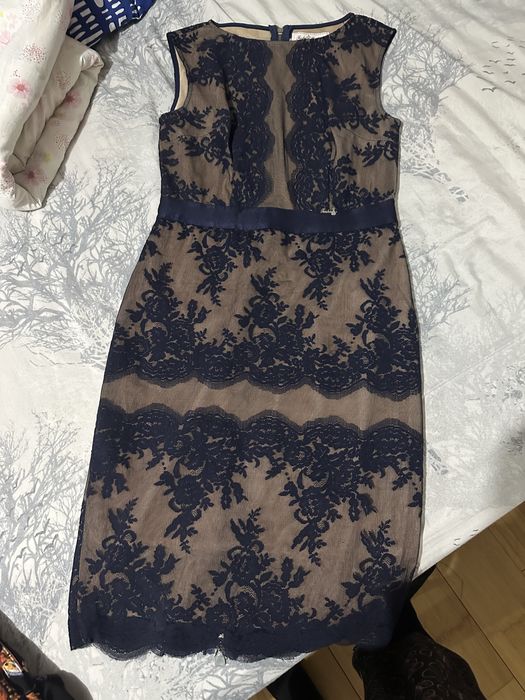 Продается платья, нарядные. Размер 48 .