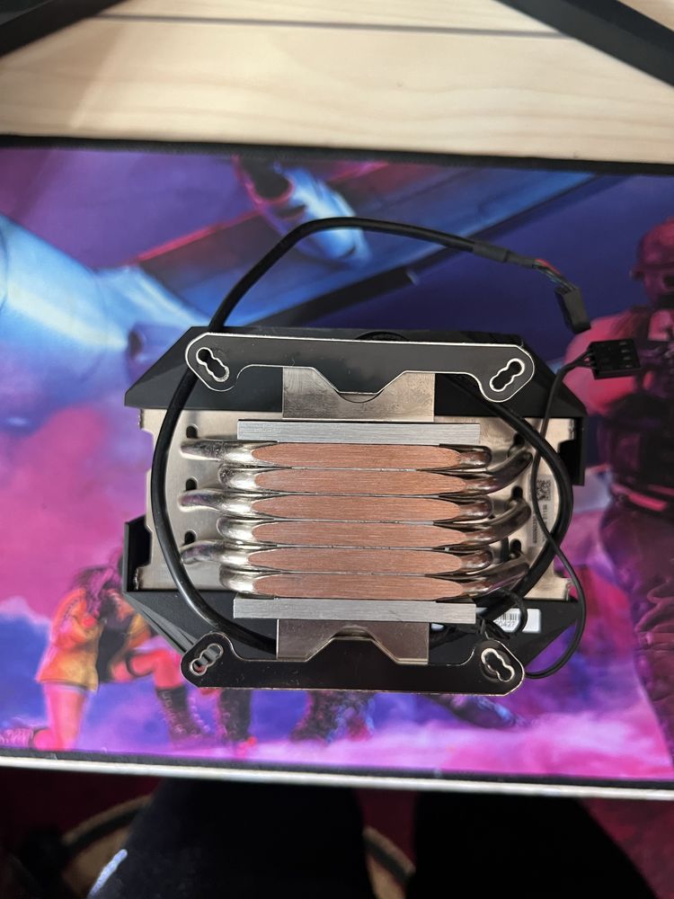 Продам башенный кулер Aorus ATC800