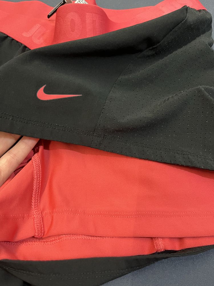 Спортни къси панталонки Nike