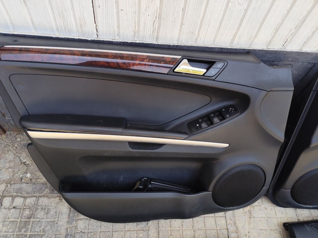 Кори за врати Mercedes ML W164