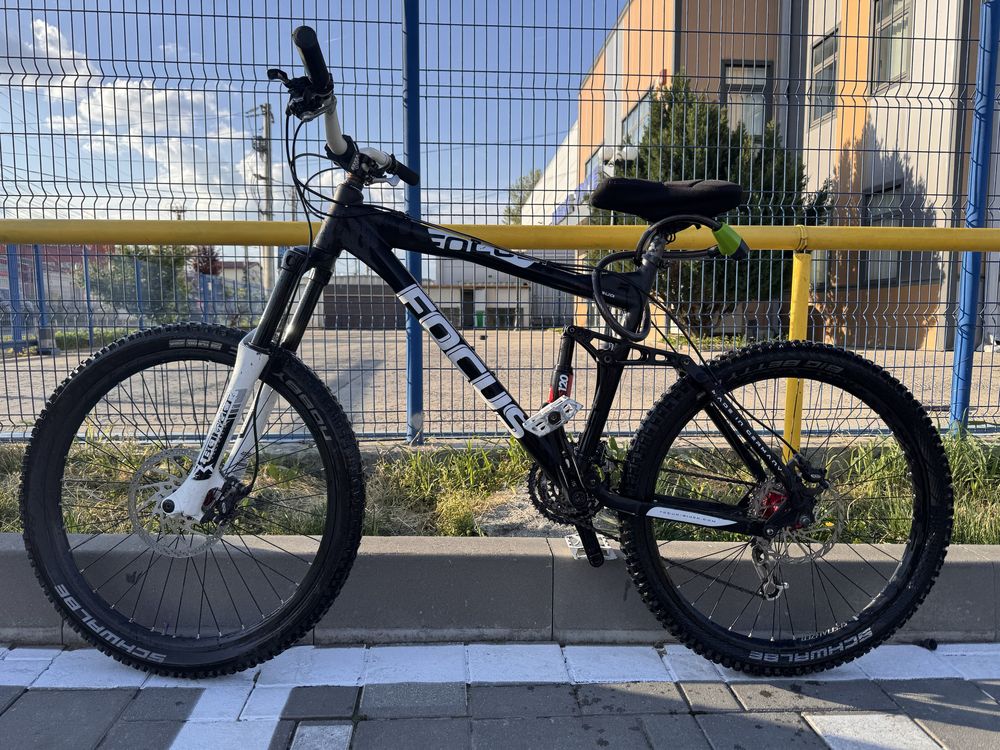 Bicicleta FOCUS Bud extreme full suspension
