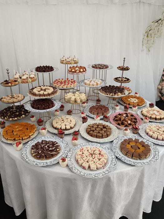 Inchiriem cort evenimente