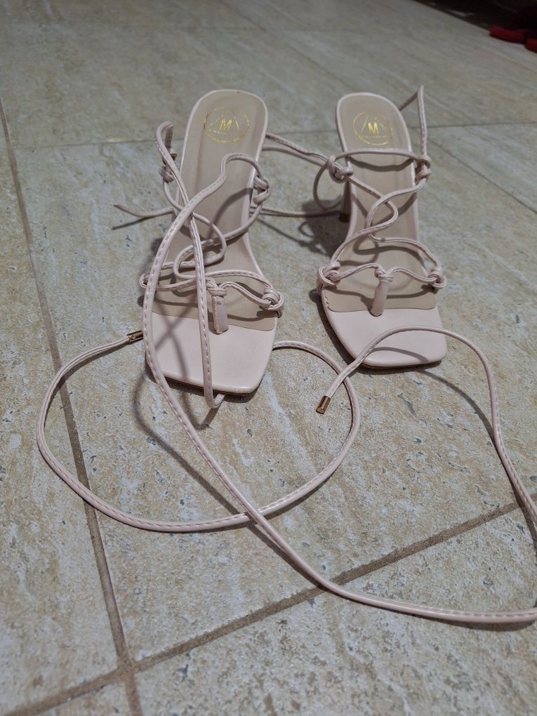 Sandale cu toc mărimea 36, 8cm tocul
